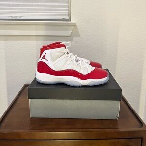 Jordan cherry 11 size 7. BRAND NEW!